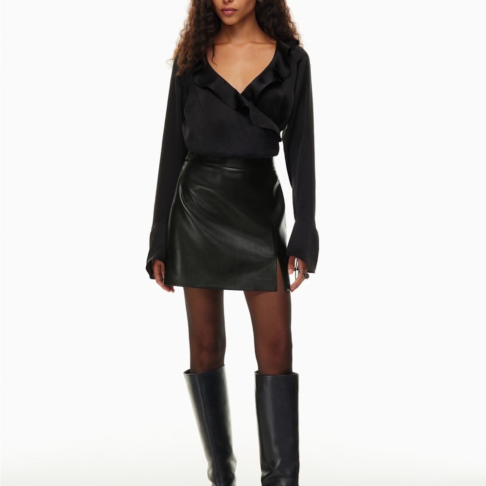 ARITZIA Patio Mini Skirt